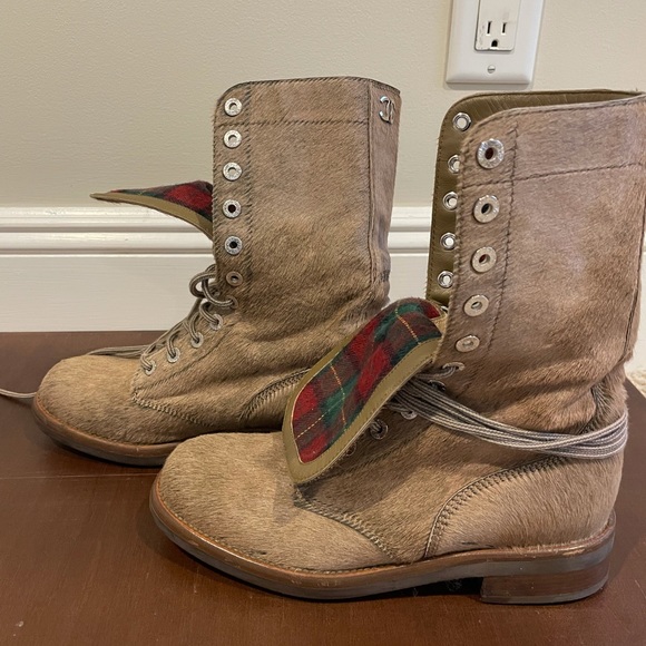 Chanel boots - Picture 1 of 5